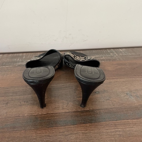 COACH LOUISE Black grey ITALIAN LEATHER SANDAL HEELS WOMENS Sz 7 B - Picture 3 of 5